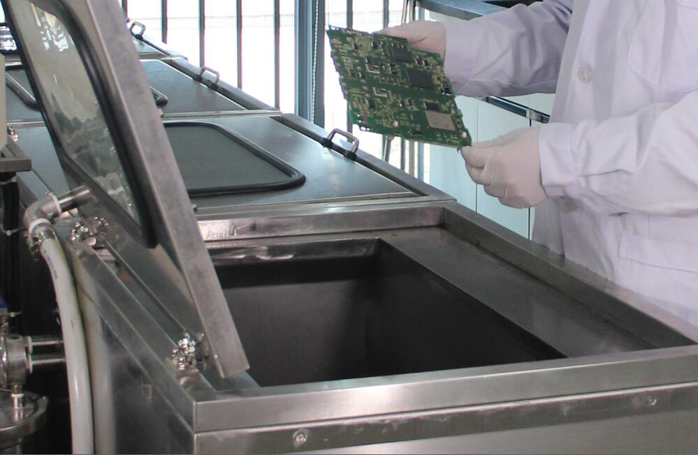 電路板清洗消泡劑應(yīng)用場(chǎng)景展示圖